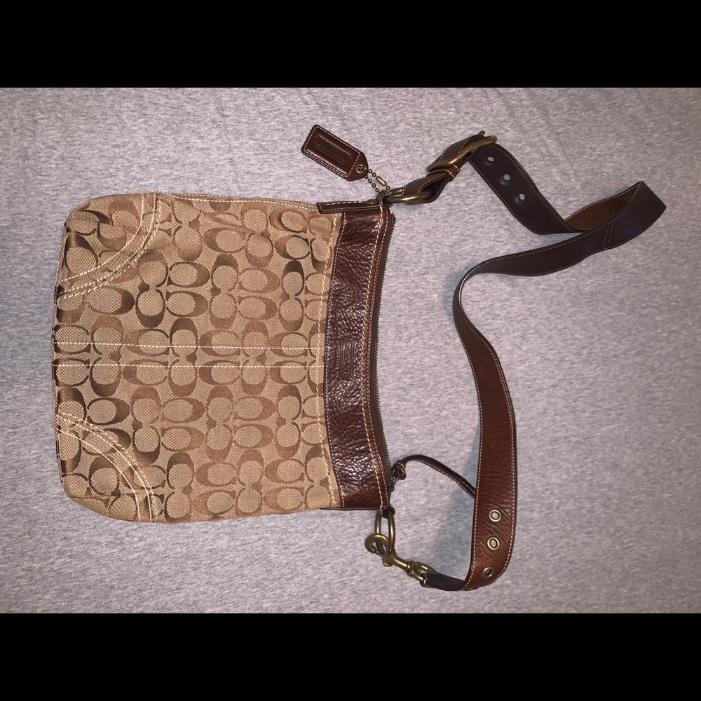 Coach large signature crossbody